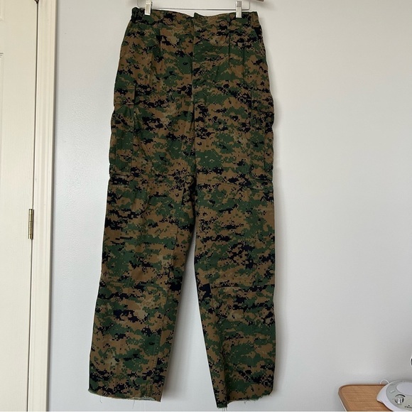 military issue Pants - Military Issue woodland digital camo cargo pants M